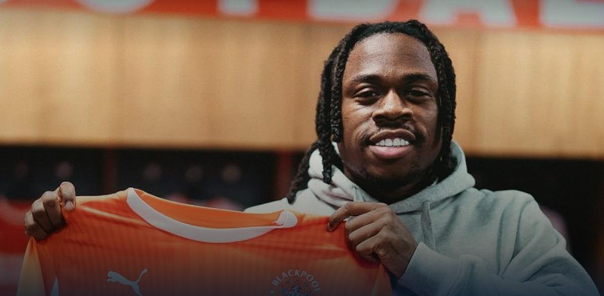 爱游戏-官方：布莱克浦租借伯恩利前锋奥巴费米