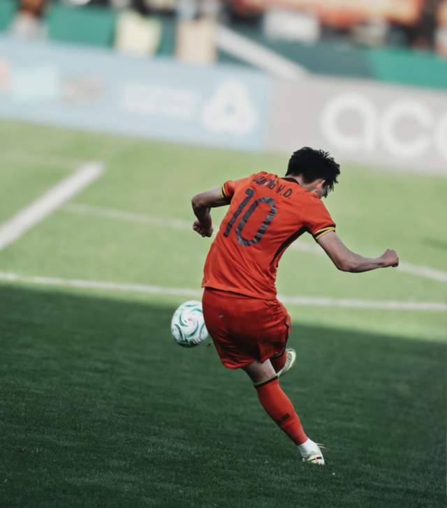 爱游戏官方网站-国足U23迎战泰国队，明晚直播！小组出线关键一战，李昊值得期待