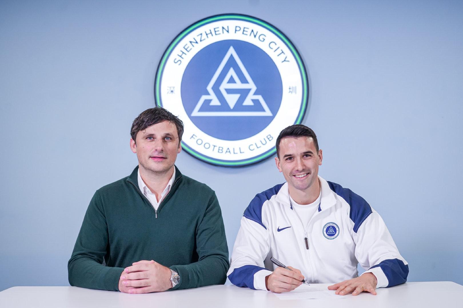 爱游戏官方入口-记者：周定洋在深圳拿顶薪，他和新鹏城外援都不享受优惠政策