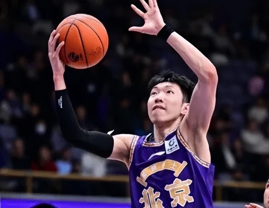 爱游戏官方网站-CBA最辛苦8人！廖三宁排第四，神投手排第八，榜首接近打满全场