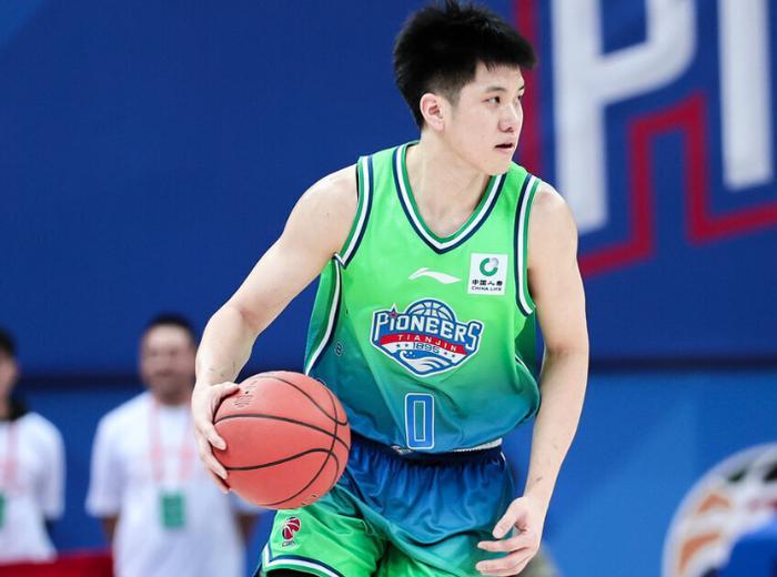 爱游戏官方网站-CBA最辛苦8人！廖三宁排第四，神投手排第八，榜首接近打满全场