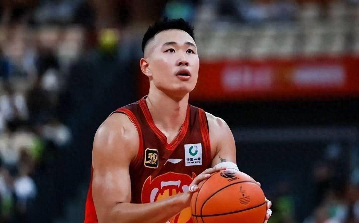 爱游戏官方网站-CBA最辛苦8人！廖三宁排第四，神投手排第八，榜首接近打满全场