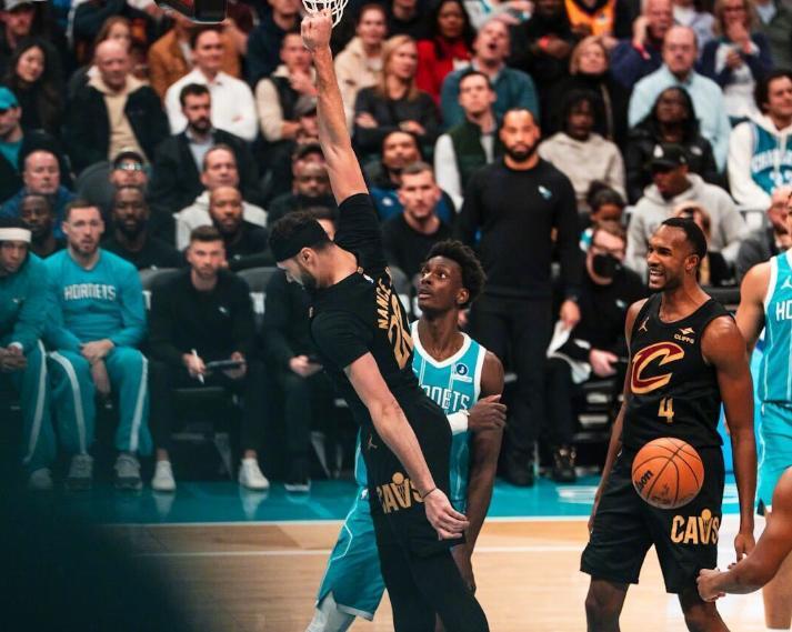 爱游戏官方网站-榜眼单节17分带不动鲍尔15中1，米切尔24+6+8失误，骑士力克黄蜂